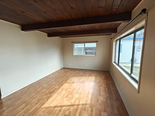 Photo - 263 Elmwood Ln