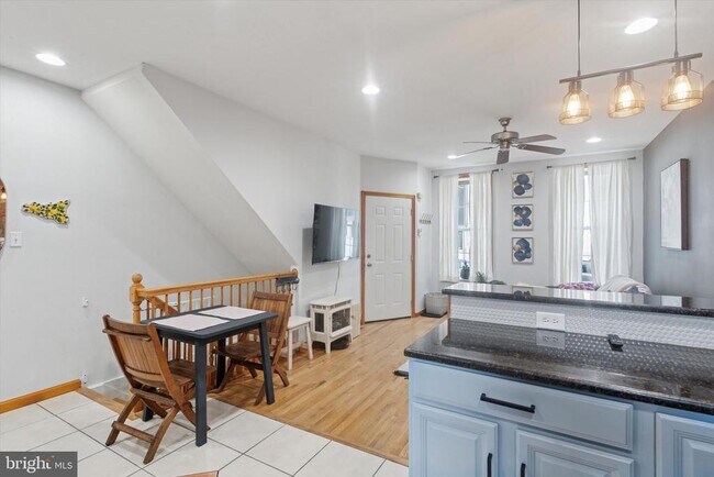 Photo - 1522 Brown St Unit 1