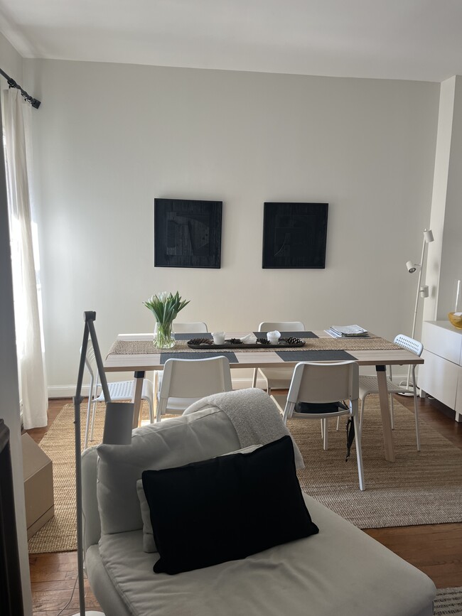 Dining area - 1818 S St NW Unit 2