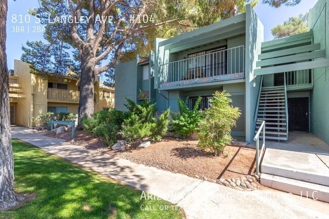 Building Photo - 810 S Langley Ave Unit #104