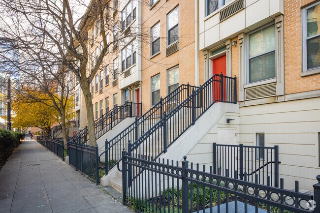 Entrance - Fulton's Landing