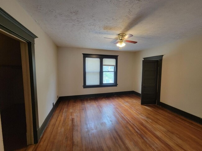 Photo - 534 Benton St