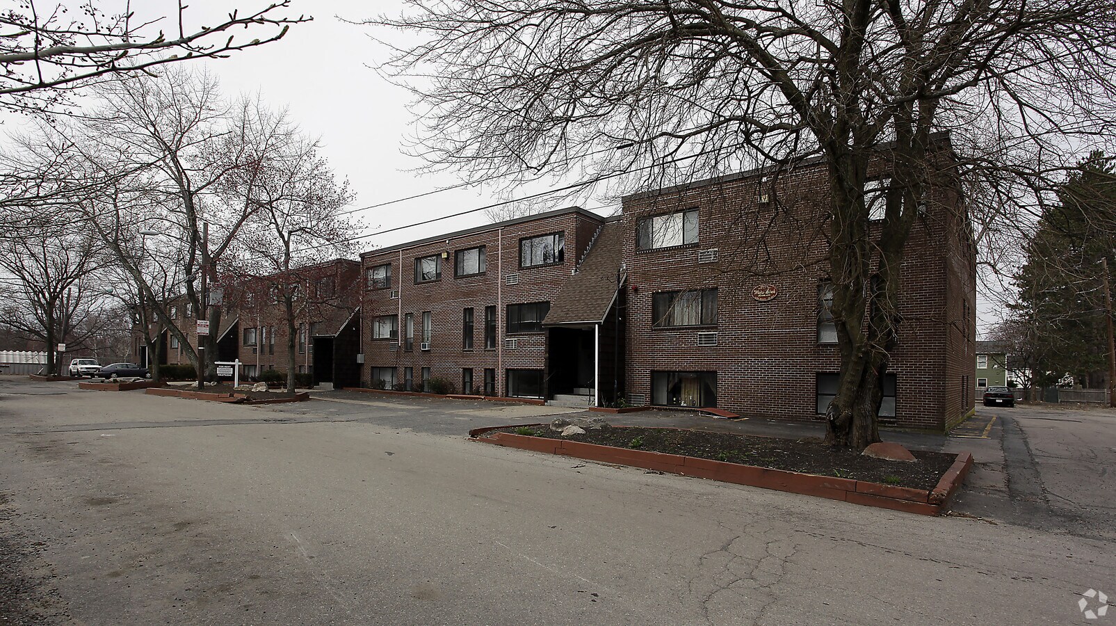 White Birch Apartments - White Birch Apts.