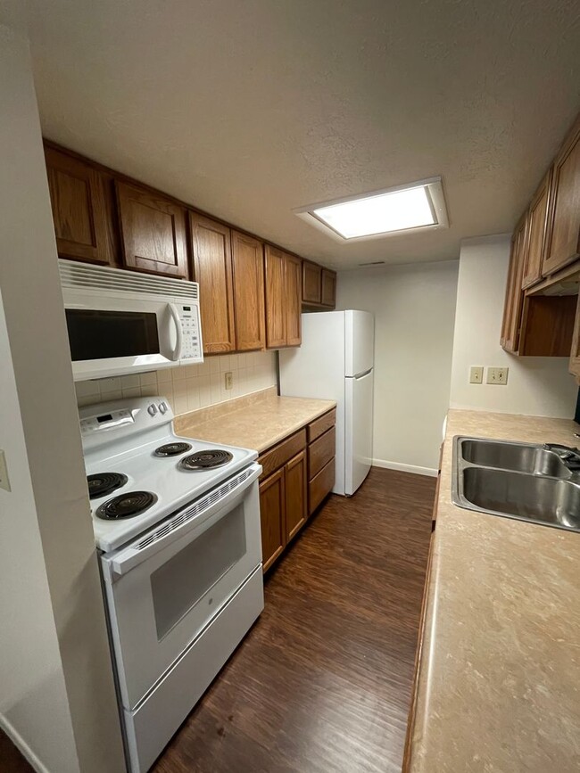 Photo - Adams Earl-900 N 21st