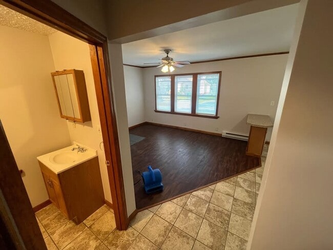 Photo - 34 Richelieu St Unidad 1 F- Utilities included