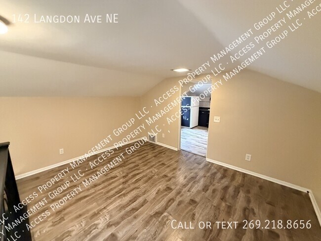 142 Langdon Ave NE