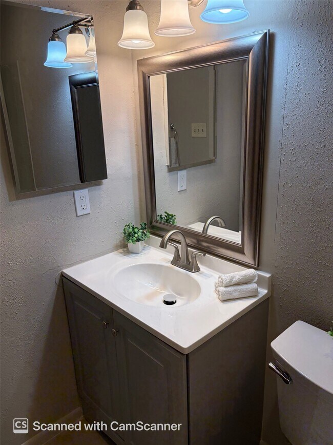 Photo - 17331 Red Oak Dr Unit 24
