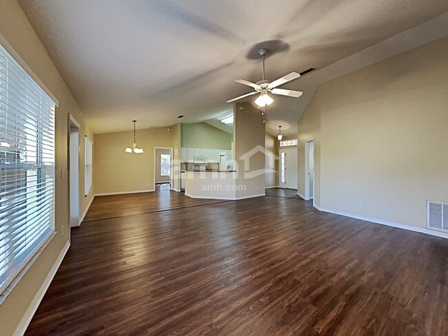 Photo - 660 Winding Lake Dr