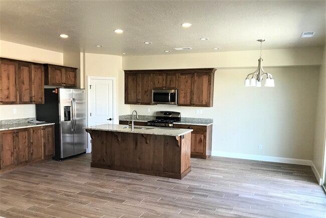Photo - 408 N 480 W