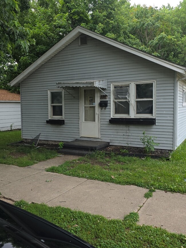 Building Photo - 132 N 23rd Pl