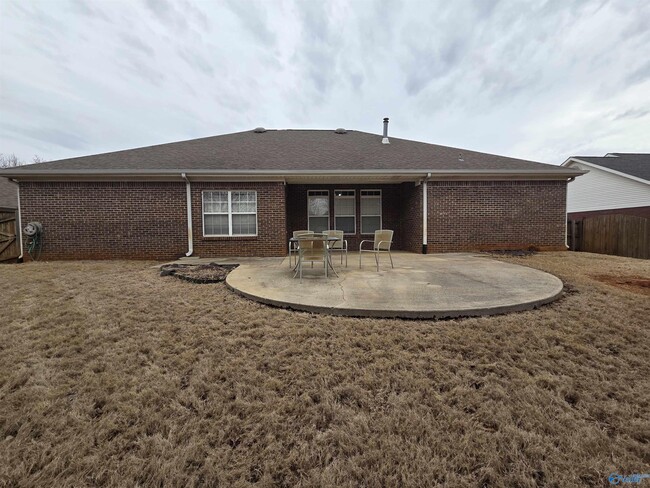 Photo - 126 Liverpool Dr House