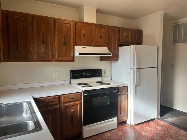 Photo - Welcome home! Sought after Lake of the Woods!