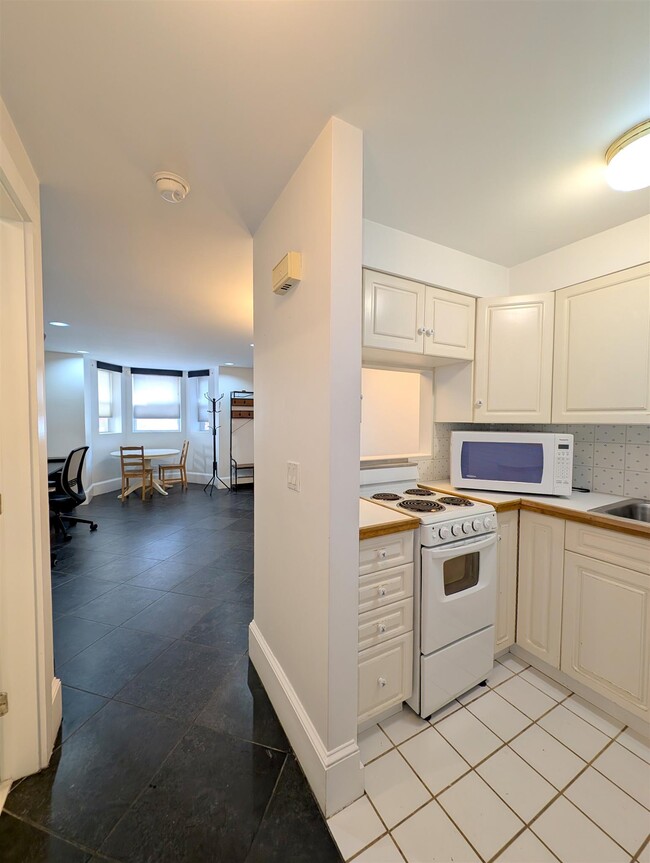 Building Photo - 31 Inman St Unit A Rental
