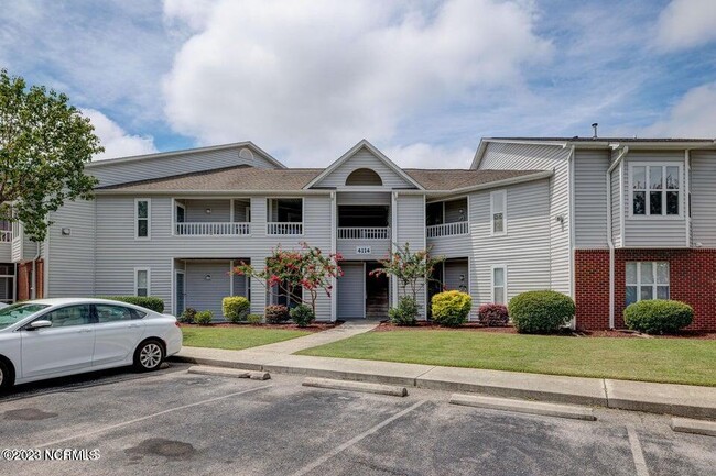 Photo - 4102 Breezewood Dr Unit Apt 204