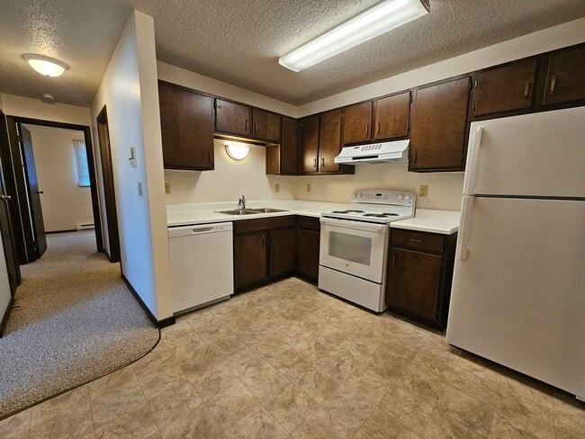 2333 20 n1/2 Ave S Fargo - Green Apartments