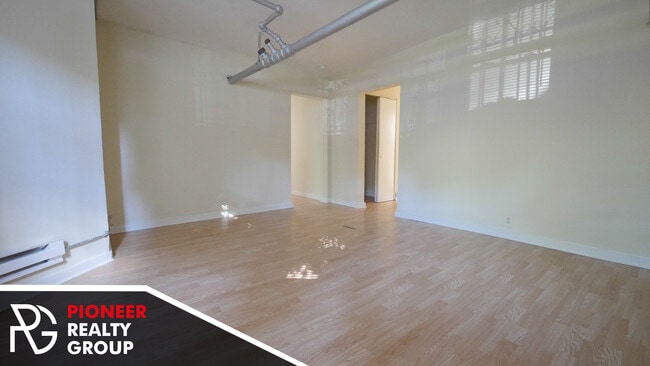 Photo - 4433 N Wolcott Ave