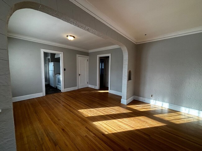 Photo - 104 6th Ave N