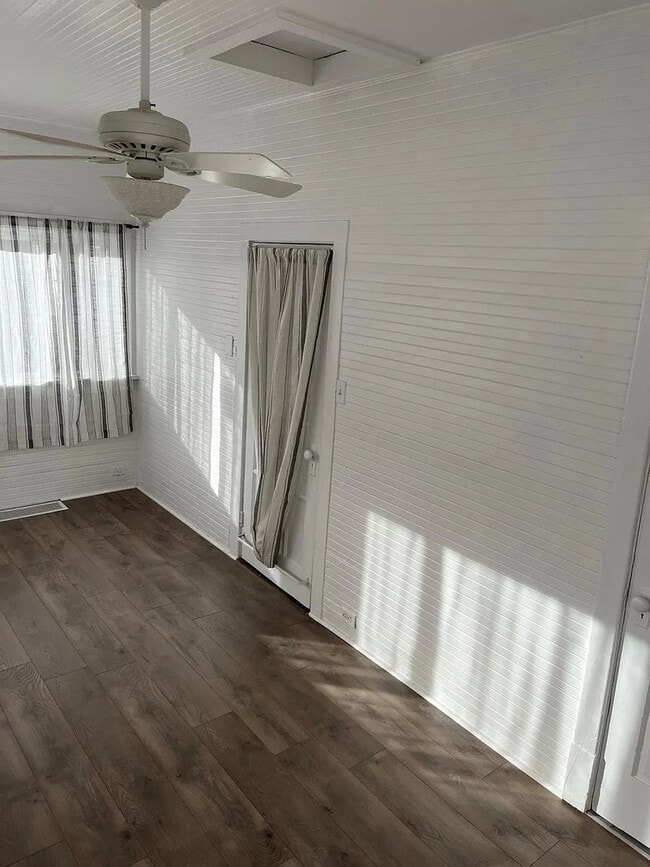 Photo - 715 E High St