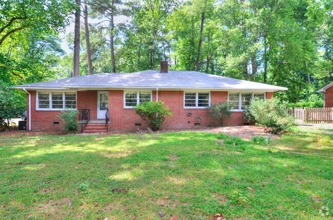 Building Photo - Charming Renovated 2 Bedroom Duplex in Car... Rental