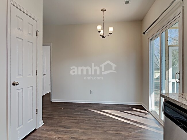 Photo - 2414 Thoreau St