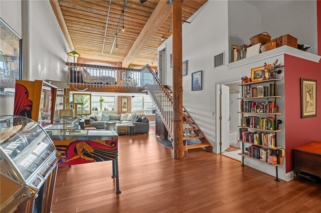 Photo - 1 Tupperware Dr