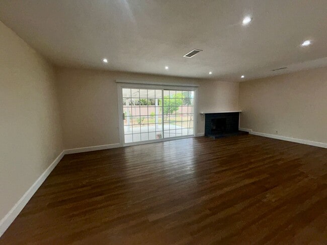 Photo - Spacious 3bed/2bath House for Rent in Garden Grove
