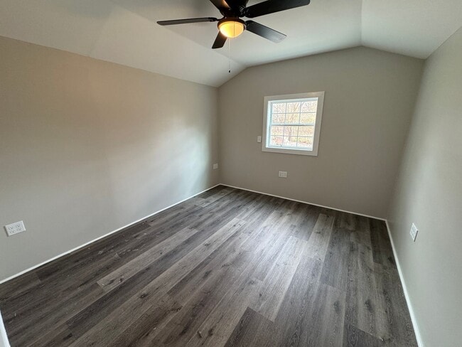 Photo - Tiny Home in Newark! Small dog allowed