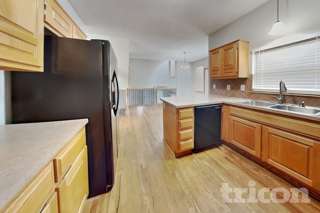 Photo - 432 Granite Dr