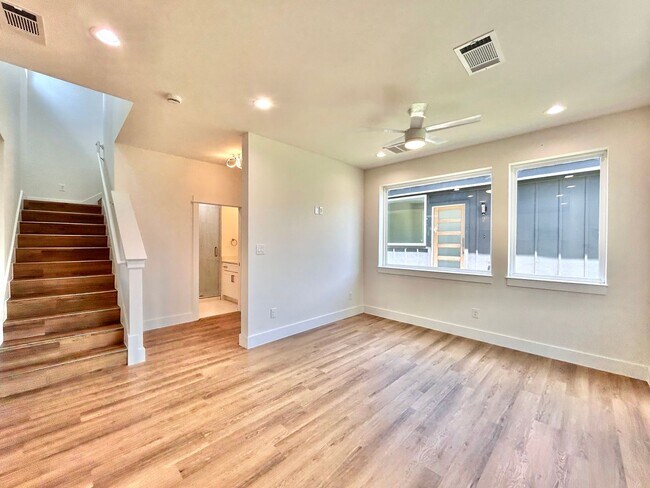 5605 Samuel Huston Ave Unit 2