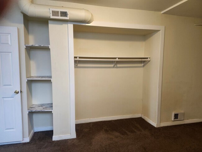 Photo - Marquette Housing- 2016 Unidad Basement