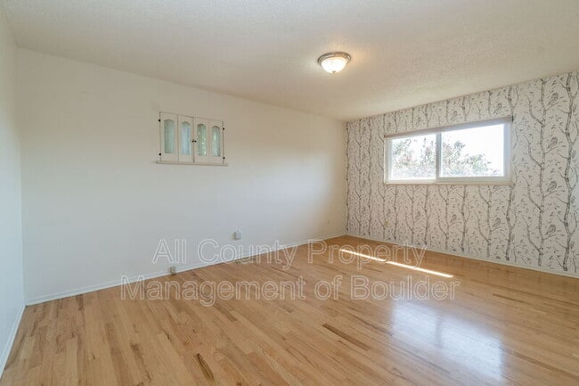 1530 Ithaca Dr