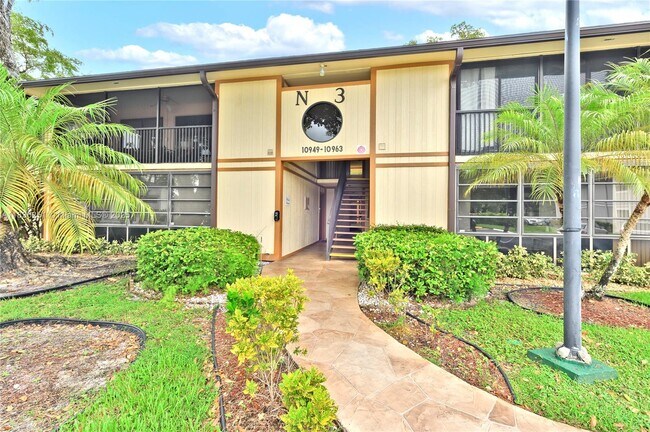 Photo - 10959 W Clairmont Cir Unit 211