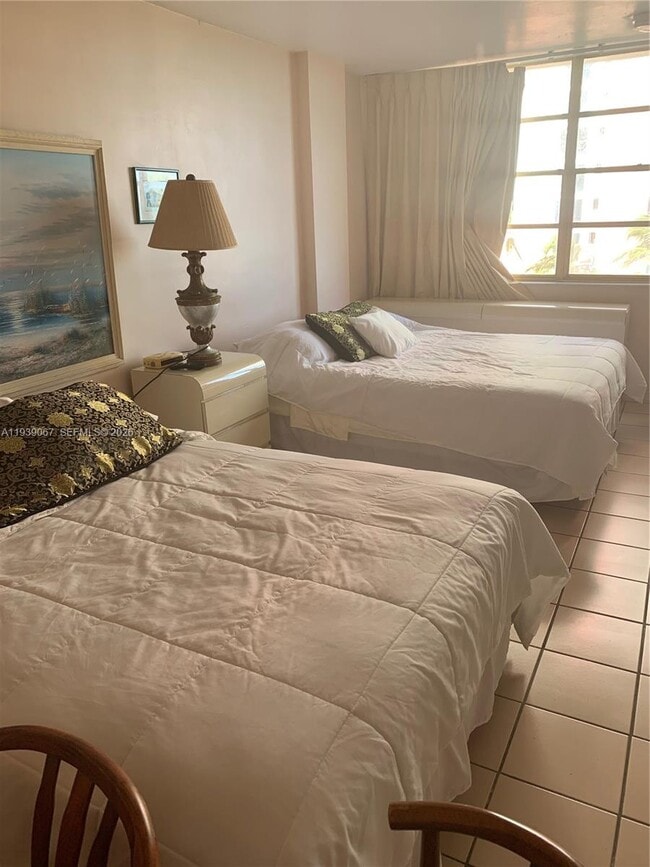 Photo - 19201 Collins Ave Unit 323