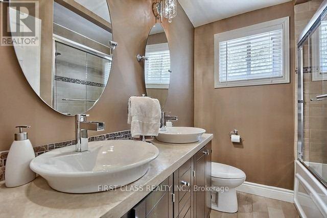 Photo - 28 Collins Crescent