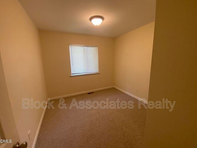 Photo - 2420 Stadium Dr Unit APT E