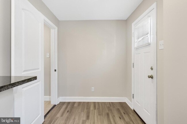 Building Photo - 3127 Cedar St Unit 1R