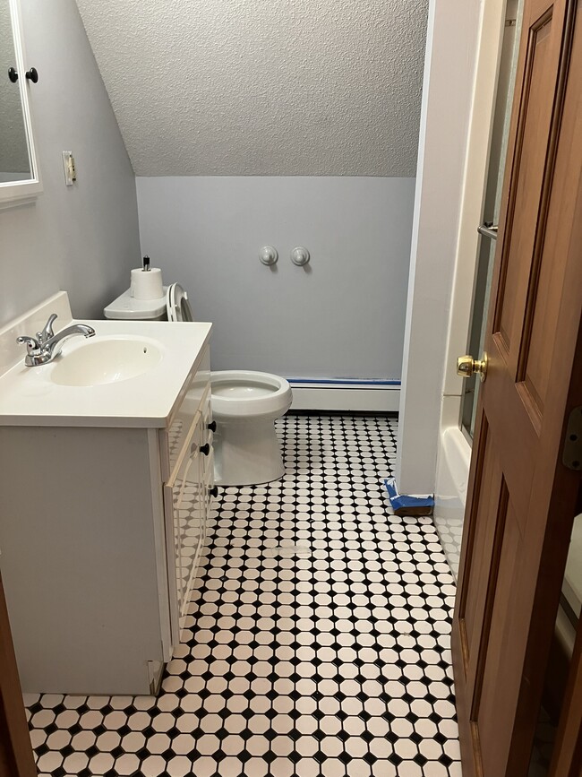 Photo - 229 University Ave Unit third floor