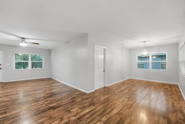 Photo - 1826 Pineview Cir