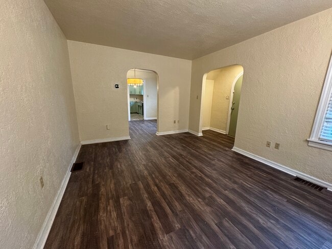 Living Room 3 - 1048 Wilmington Ave