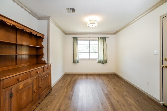 Photo - 6500 Lockhurst Dr