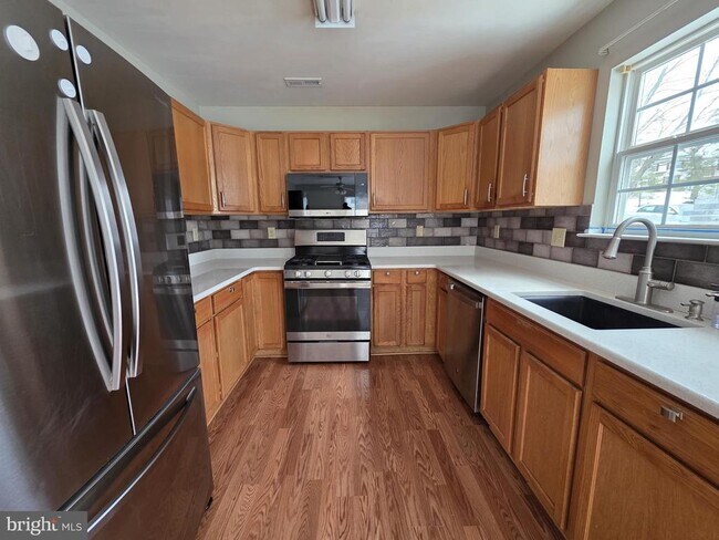 Photo - 347 Glenn Rose Cir