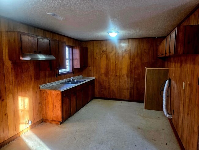 Photo - 187 Land Ave