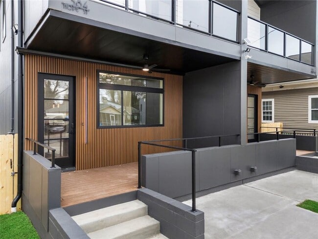 Photo - 582 Hope St SW