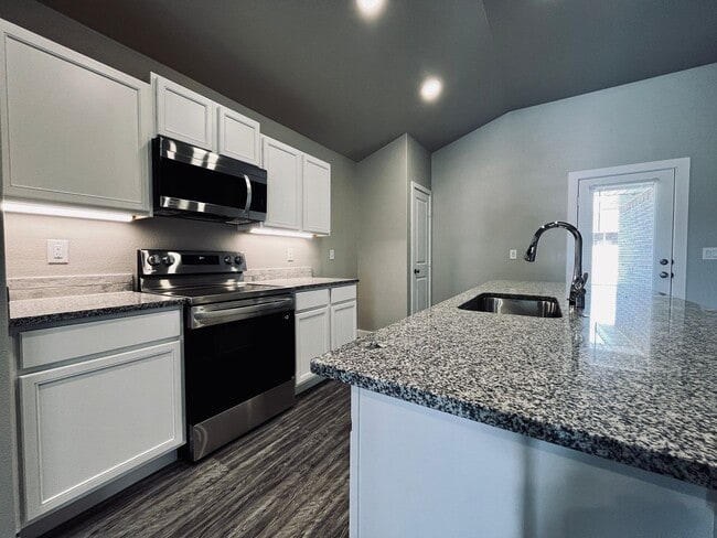 Photo - JULY PRE-LEASE! 3/2/2 Harvest Subdivision in Wolfforth