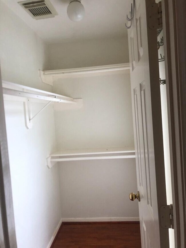 Photo - 4303 Gregwood Ct