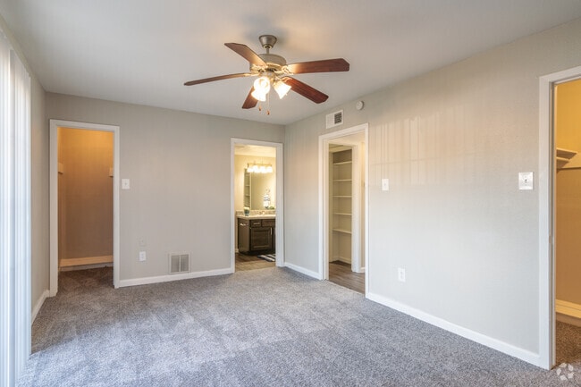 1BR, 1BA - 686SF