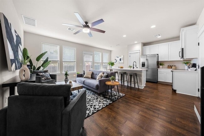 Photo - 13501 Metric Blvd Unit 8