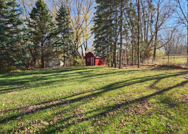 Photo - 5354 Woodfield Ave