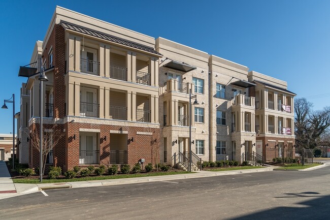 Monroe Gates Apartments - Hampton, VA | ForRent.com