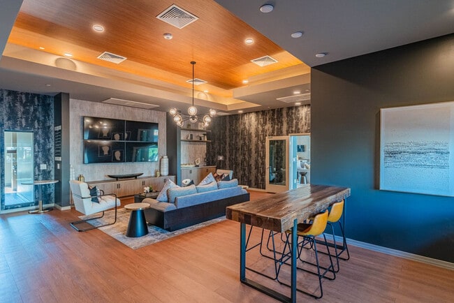 Photo - 9600 W Georgia Ave Unidad ID1369227P